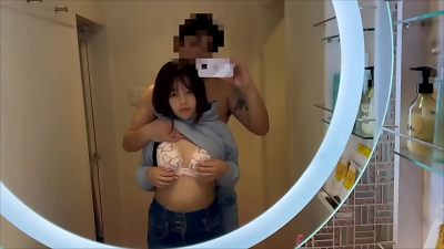 My girlfriend is so blessed that she shows her ahegao face. [Private lovemaking video of an ordinary couple]